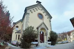  ??  ?? L’edificio La chiesa degli ex Riuniti era stata messa in vendita dall’ospedale