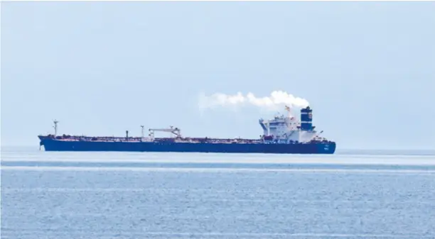  ?? ?? Tanker “ACR1” plovi pod panamskom zastavom i tri je puta prokrstari­o Jadranom prije nego što je 10. svibnja usidren u blizini Rijeke, jer svi od njega peru ruke budući da je Iran pod američkim sankcijama