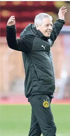  ?? FOTO: DPA ?? Tja, was soll ich sagen? Dortmunds Trainer Lucien Favre gilt als Kopf-Mensch, dessen Gedankengä­nge nicht immer gänzlich zu ergründen sind.