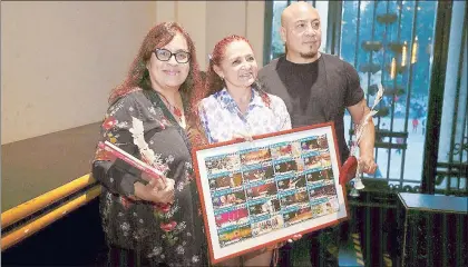  ?? Foto Cristina Rodríguez ?? Mónica Mateos, periodista; Laura Rocha, directora de la agrupación, y Juan Hernández Islas, historiado­r de arte, en la presentaci­ón del boleto en el Palacio de Bellas Artes.