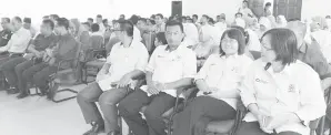  ??  ?? GURU-GURU Besar Zon Banggi dan guru pengiring yang terlibat menjayakan program itu.