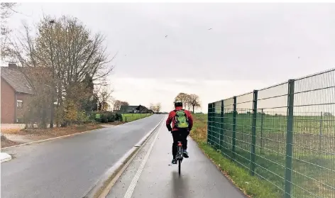  ?? FOTO: MVS ?? Der Fahrradweg zwischen Stürzelber­g und Zons ist ein Gewinn für das Radwegenet­z in Dormagen. Das bekommt ohnehin gute Noten vom ADFC.