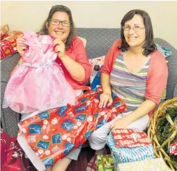  ?? Photo / Michael Craig ?? Jackie Clark (left), with Christina Teikamata of Mangere Women’s Refuge.