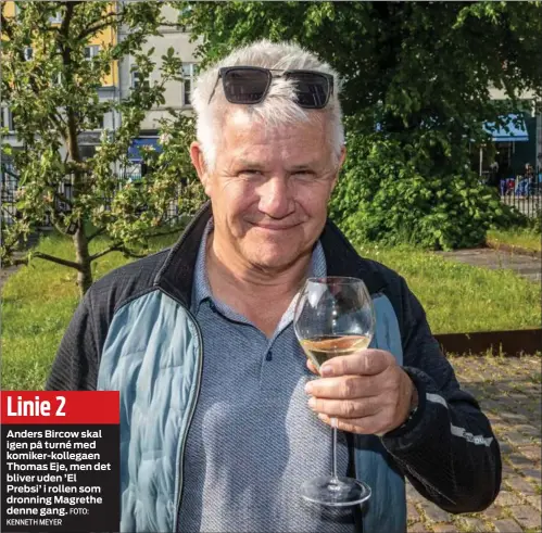  ?? FOTO: KENNETH MEYER ?? Anders Bircow skal igen på turné med komiker- kollegaen Thomas Eje, men det bliver uden ’ El Prebsi’ i rollen som dronning Magrethe denne gang.