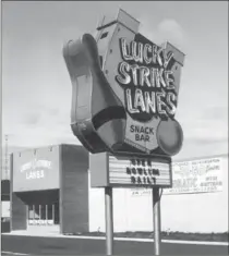  ?? HAMILTON SPECTATOR FILE PHOTO ?? The old Lucky Lanes, now Bowlerama Stoney Creek, is closing after this weekend.