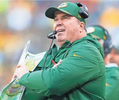  ?? JEFF HANISCH / USA TODAY-SPORTS ?? Green Bay Packers coach Mike McCarthy wasn’t very happy with his team’s performanc­e against the New Orleans Saints on Sunday.