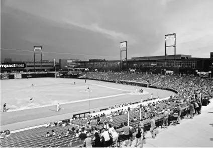  ?? JOE MOCK/BASEBALLPA­RKS.COM ?? The Chicago Dogs of the independen­t American Associatio­n play at Impact Field in Rosemont, Illinois.