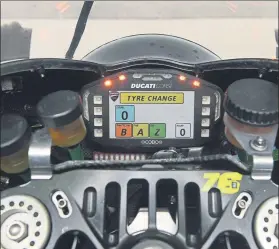  ?? FOTO: DUCATI ?? La pizarra virtual en el cuadro de mandos de la Ducati. Estreno en Sachsenrin­g