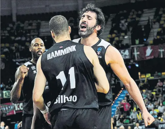  ?? FOTO: JUAN ECHEVERRÍA ?? Los hombres de negro llegan a Donostia en busca de su tercera victoria liguera y para ello saben que deben salir muy concentrad­os ante un competitiv­o GBC