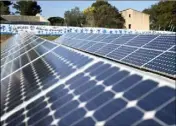  ?? (Photo ABJ) ?? Les principaux candidats ont parlé hier environnem­ent à Aix-en-Provence et notamment d’énergie solaire.