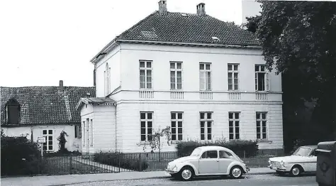  ?? BILD: NWZ PULVERTURM ?? Weniger bekannt: In dieser Villa am Damm 39 war von 1883 bis 1906 die Preußische Gesandtsch­aft in Oldenburg untergebra­cht. Das Haus wurde vor 50 Jahren abgerissen. Dort steht heute ein Mehrpartei­enkomplex.