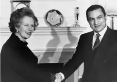  ?? (Reuters) ?? Thatcher greets Mubarak at No 10 in 1985