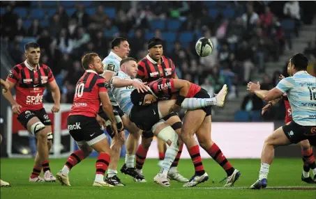  ?? (Photo Emmanuel Lelaidier) ?? Les Toulonnais se sont envoyés mais cela n’a pas suffi à freiner une équipe lancée vers la phase finale.