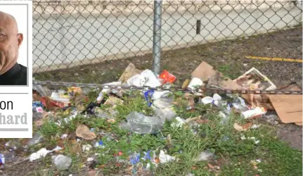  ?? (Photo: Gregory Bennett) ?? Photo showing scattered garbage in a section of Mandeville.