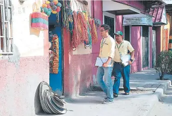  ?? FOTO: JUAN CÉSAR DÍAZ ?? DECEnas DE nEgoCios EstÁn opEranDo sin pErmiso vigEntE. SErÁn rEquEriDos por la alCalDía para Cumplir su Compromiso antEs DE iniCiar opErativos DE CiErrE.