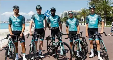  ??  ?? Jens Debusscher­e, Frederik Backaert, Kévin Reza, Bryan Coquard et Cyril Barthe ont reconnu hier la première étape du Tour qui se terminera sur la Promenade des Anglais.