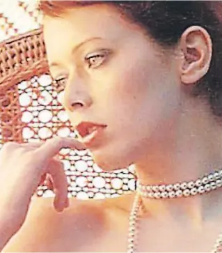  ??  ?? Sylvia Kristel, ícono del erotismo por su actuación en Emmanuelle, era una mujer culta que dominaba cinco idiomas: holandés, alemán, italiano, inglés y francés.