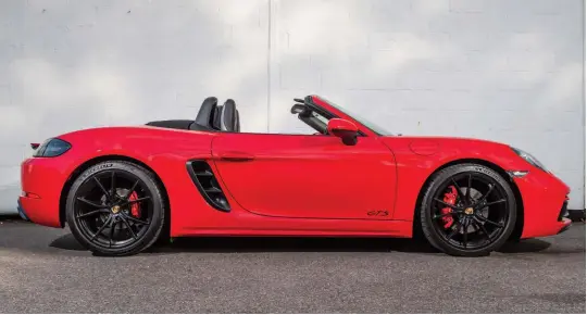  ?? ?? Above Mid-engine layout and a pleasing price point make this a far better buy than a 991 Carrera Cabriolet