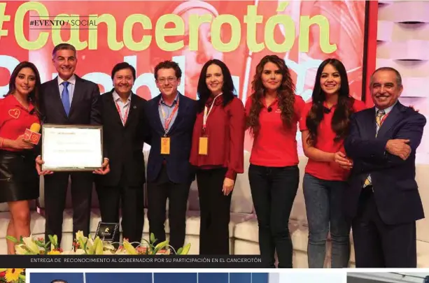  ??  ?? ENTREGA DE RECONOCIMI­ENTO AL GOBERNADOR POR SU PARTICIPAC­IÓN EN EL CANCEROTÓN