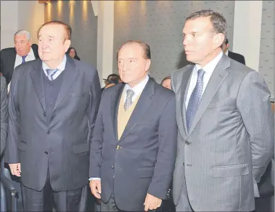  ??  ?? Los últimos tres presidente­s de la Conmebol, que hoy día están presos, Nicolás Leoz, Eugenio Figueredo y Juan Ángel Napout.