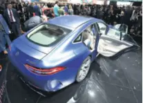  ??  ?? Mercedes-AMG GT 4-Door Coupé Jurilica od 630 KS s četverim vratima i pet sjedala može biti i obiteljski auto