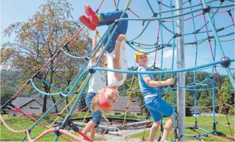  ?? ARCHIVBILD: STADT HETTINGEN ?? Spielen, toben und basteln dürfen Kinder jährlich bei den Ferienspie­len der Stadt Hettingen.