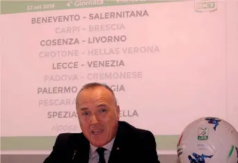  ?? LAPRESSE ?? Mauro Balata, 55 anni, presidente della Lega B, durante il varo del calendario a 19 squadre