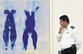  ??  ?? Azul, una obra con el inconfundi­ble sello de Yves Klein