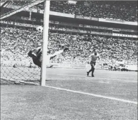  ?? GETTY IMAGES ?? ■ Gordon Banks’s save of the century against Pele in the 1970 World Cup.