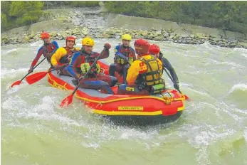  ?? FOTO: DLRG ?? Ein Raft ist ein spezielles Schlauchbo­ot, ausgelegt für das Fahren in Wildwasser.