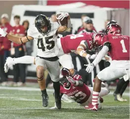  ?? DARRON CUMMINGS/AP ?? Purdue’s Devin Mockobee runs for a touchdown against Indiana.