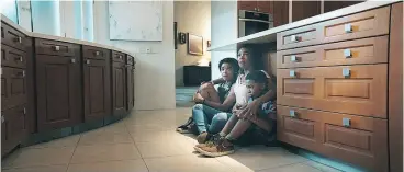  ?? UNIVERSAL PICTURES ?? From left, Jasmine (Ajiona Alexus), mom Shaun (Gabrielle Union) and Glover (Seth Carr) in a scene from James McTiegue’s Breaking In.
