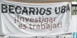  ??  ?? BANDERAS. Contra el ajuste y la precarizac­ión laboral.