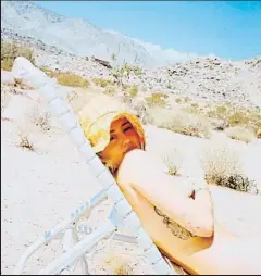  ?? MILEYCYRUS/INSTAGRAM ?? Miley Cyrus posa desnuda tumbada en una hamaca
