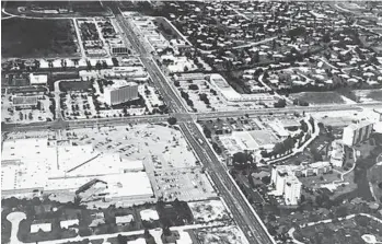  ?? CITY OF CORAL SPRINGS/COURTESY ?? The Coral Springs Financial Plaza around 1980.