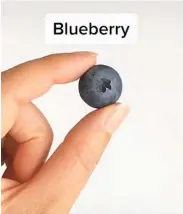  ??  ?? Did you know? Blueberrie­s are antiinflam­matory, anti-oxidative, and are also known for increasing circulatio­n to the eyes