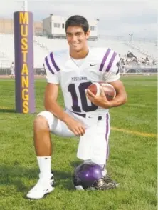  ?? Rolling Meadows High School 2009 ?? Jimmy Garoppolo played quarterbac­k and safety during his senior year at Rolling Meadows High School in Illinois.