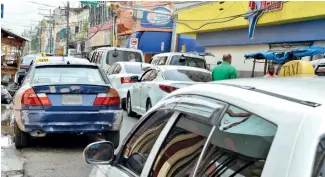  ?? EDWARD ROUSTAND ?? Entre todas las regiones del país agrupan a unas 50 compañías de taxi.