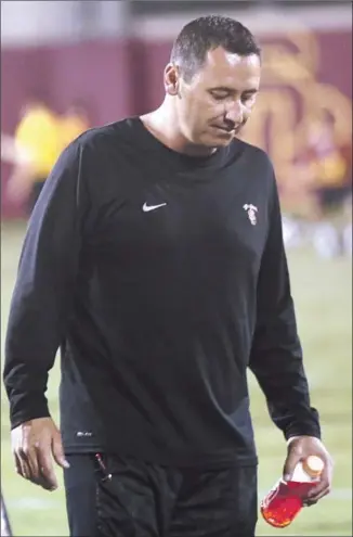  ?? Robert Gauthier Los Angeles Times ?? IN ADDITION to the “undisclose­d condition” that has led to his leave of absence, Steve Sarkisian has faced a high-pressure task as USC coach while going through a divorce.