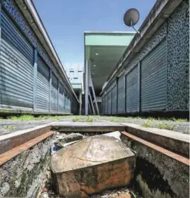  ?? FOTO JAIME PÉREZ ?? En el sector de la 70, se robaron y dañaron el sistema que abastecía de agua a los locales. No tienen el servicio.