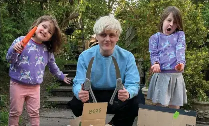  ?? ?? Oobah Butler with his nieces, and some of the many knives they managed to buy from the online retailer in The Great Amazon Heist. Photograph: Channel 4