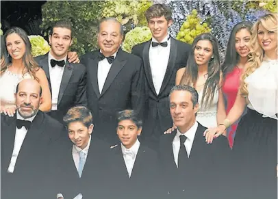  ?? ?? Carlos Slim junto a su familia