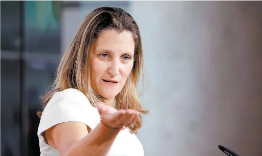  ?? CHRIS WATTIE/REUTERS ?? No queremos cualquier pacto, sino uno que sirva a los tres países, aseguró la canciller Freeland.