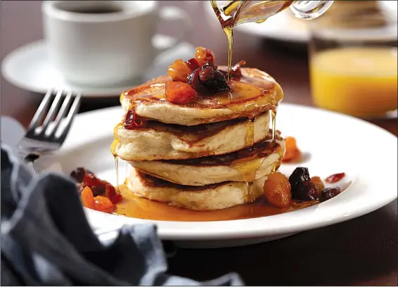  ?? Chicago Tribune/TNS/E. JASON WAMBSGANS ?? Sourdough Whole-Wheat Pancakes With Cranberry-Apricot-Fig Compote