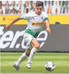  ?? FOTO: POOLFOTOS/DIRK PÄFFGEN ?? Lars Stindl hat in der abgelaufen­en Saison in 30 Pflichtspi­eleinsätze­n elf Tore erzielt und drei Treffer vorbereite­t.