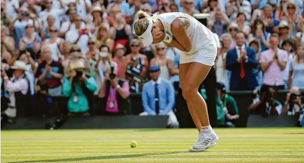  ?? Foto: Tim Ireland, dpa ?? Der größte Augenblick ihrer Karriere: Angelique Kerber hat Wimbledon gewonnen.