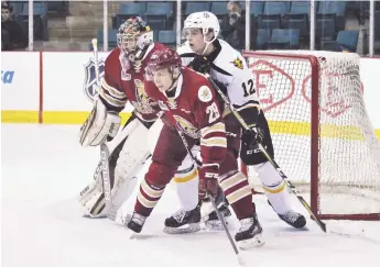  ??  ?? Le défenseur slovaque Michal Ivan (29) quittera le Titan d’Acadie-Bathurst samedi afin d’aller retrouver son équipe nationale qui jouera au Championna­t du monde de hockey junior. - Collaborat­ion spéciale: Emmanuelle Parent