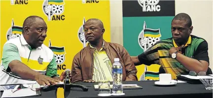  ?? /MASI LOSI ?? ANC president Cyril Ramaphosa with his deputy David Mabuza and party treasurer-general Paul Mashatile share a moment during a meeting in East London yesterday.