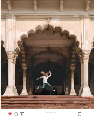  ??  ?? Posing for the camera on the steps of Agra Fort.