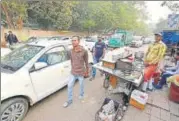  ?? BIPLOV BHUYAN/HT PHOTO ?? A special task force constitute­d in April last year to enforce the n Supreme Court order to rid encroachme­nts from public spaces found that there were encroachme­nts in Delhi’s arterial roads.